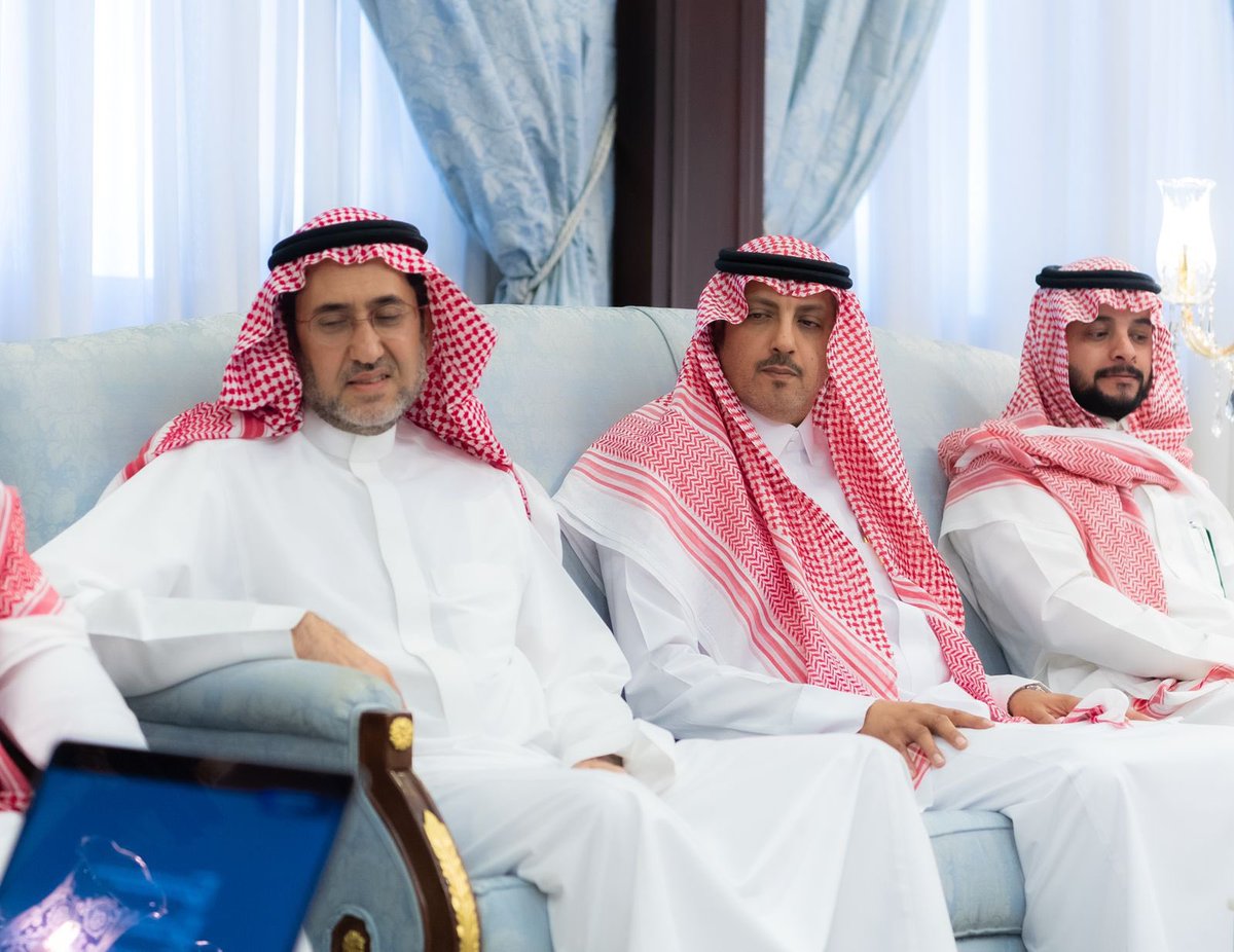 دشن سمو أمير منطقة #الباحة
مشروع التحول لأساس الاستحقاق المحاسبي لإمارة المنطقة .

موضحاً سموه أن النظام المحاسبي هو أحد مستهدفات رؤية 2030 ويُعد عنصراً رئيساً لا غنى عنه في إدارة الأداء ومراقبته، حيث يعد مقياساً لخطط الأعمال ومراجعتها وتعديلها وقياس مدى تحقيق أهدافها .