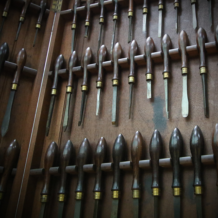 Our restoration and handcrafting abilities are what truly sets Woodworks apart from the competition.

Each floor passes through thousands and thousands of hands before completion in order to achieve the extraordinary.