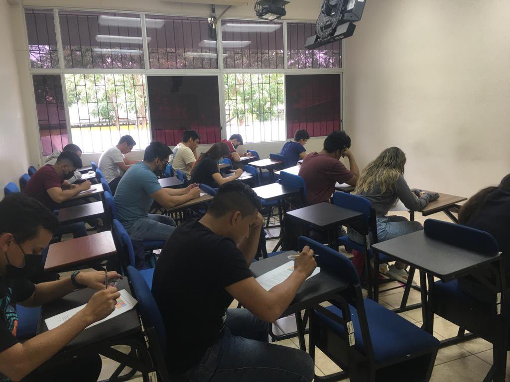fimcmespol's tweet photo. Nuestros estudiantes poniendo a prueba sus conocimientos en la 2da Evaluación del término académico. #Acuicultura #IngNaval #Oceanografía https://t.co/oUTbQVHuZa