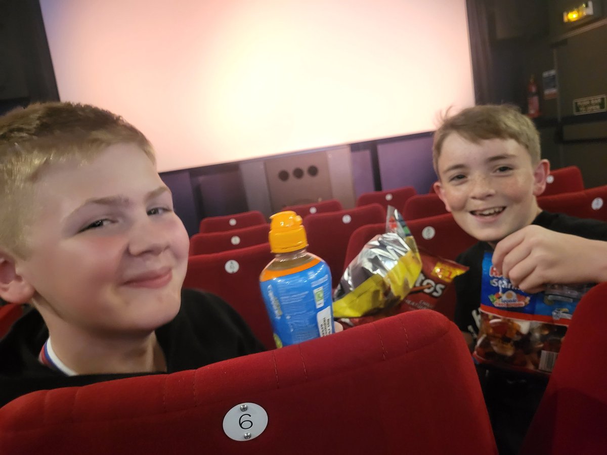 PatersonKirstin's tweet photo. Cinema time #thescreenmachine #millport #TopGunMaverick https://t.co/VizoKDJZIO