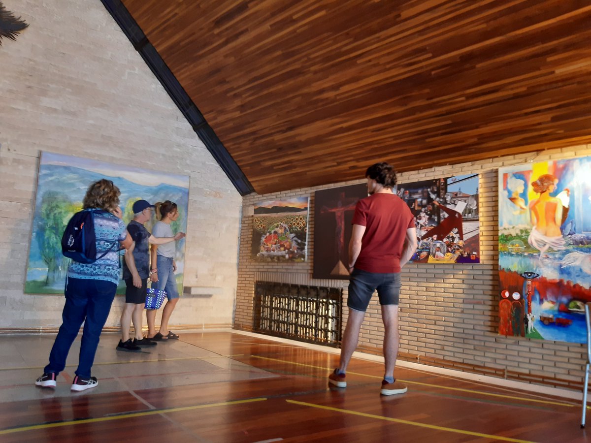 TriniRuizL's tweet photo. Felipe Garciarte muestra su obra en #ARCA Enhorabuena por impulsar estas iniciativas y muchas gracias por tus explicaciones. He disfrutado. #Villarcayo #LaCapilla https://t.co/AheRaFh8LR