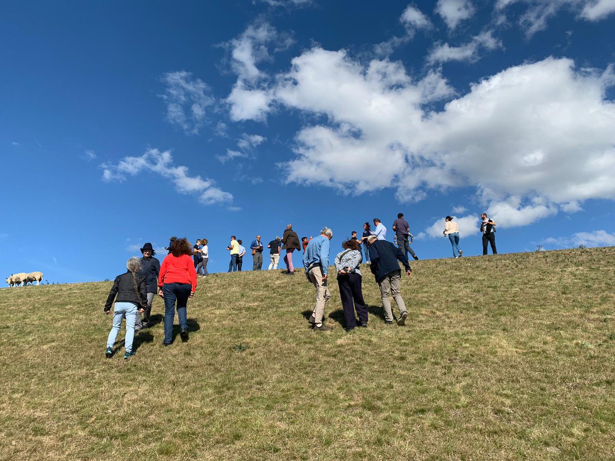 EemsDollard2050's tweet photo. Internationale belangstelling voor ED2050 met een bezoek van Franse wetenschappers aan de Dubbele Dijk. Interessante kennisuitwisseling met @littoral_cdl over klimaatadaptieve kustontwikkeling in het kerkje van Garrelweer @GR_Landschap @provgroningen @hunzeenaas @DeltaresNL https://t.co/TGfiTcSdK1
