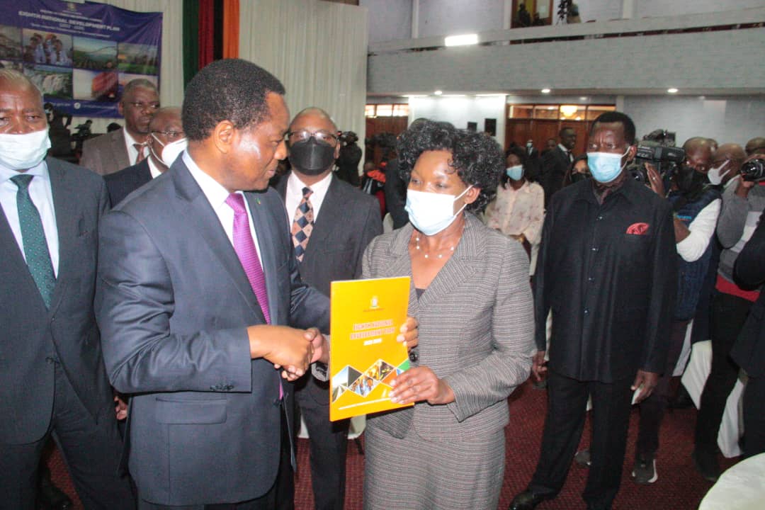 MutaliBeatrice's tweet photo. Honoured to receive a copy of Zambia’s 8th National Development Plan (8NDP) from His Excellency President @HHichilema. The UN is committed to supporting Zambia’s priorities as contained in the 8NDP through the UNSDCF 2023-27 that is being finalised. https://t.co/Q17t7uORoG