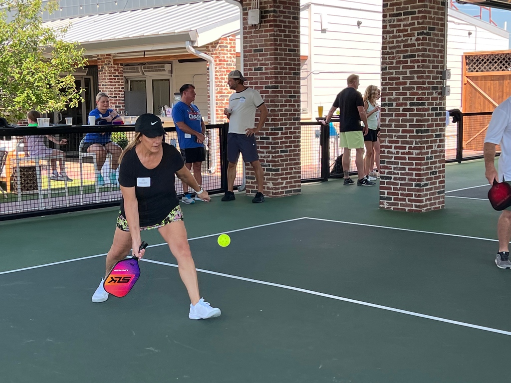 EOFortWorth's tweet photo. Family Pickleball was a hit! 🏓 ⁠Thank you to all who came out and made our August social event so fun. Don't miss our next event in Oct. at the racetrack! Join us for a great fall social event at Lone Star Park on Oct 8, 5-10:30 pm. Register today at https://t.co/fwOwfyUJSG.⁠ https://t.co/bAr2ijzuTa