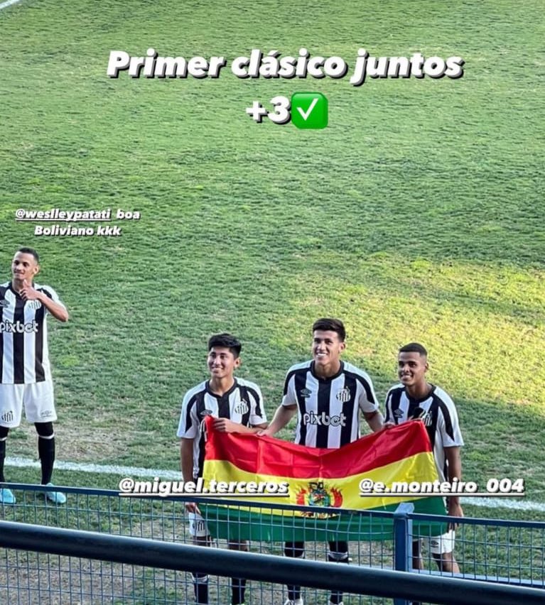 _sfcgigante's tweet photo. O primeiro clássico juntos do trio boliviano 🇧🇴 com a camisa do Santos. https://t.co/PyM8h8hN8D
