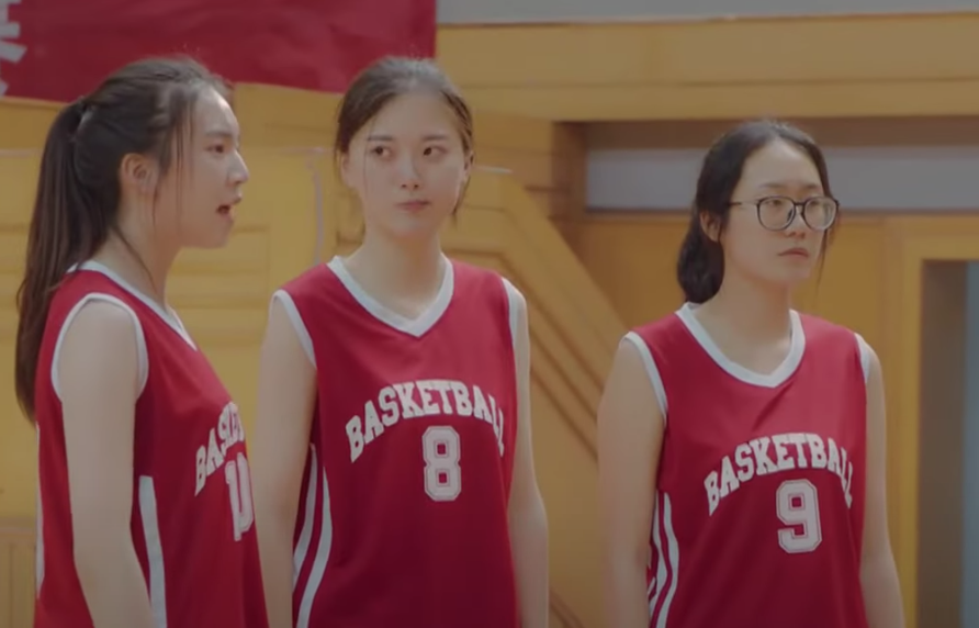 LisaChenWing's tweet photo. I'm new to watching #cdrama and it brings me great joy to see incidental English in the costumes. (With respect, I would be so bad at picking shirts in any language, including English.) https://t.co/a54fMC4Vre
