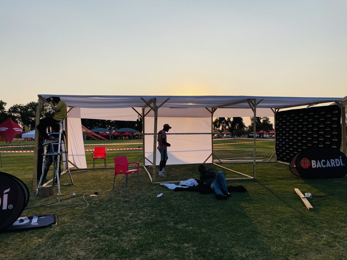 Augustobolas's tweet photo. Set up almost ready, Gin Corner in Partnership with @BACARDI #OneFest
Come through! https://t.co/gSSJhm0T95