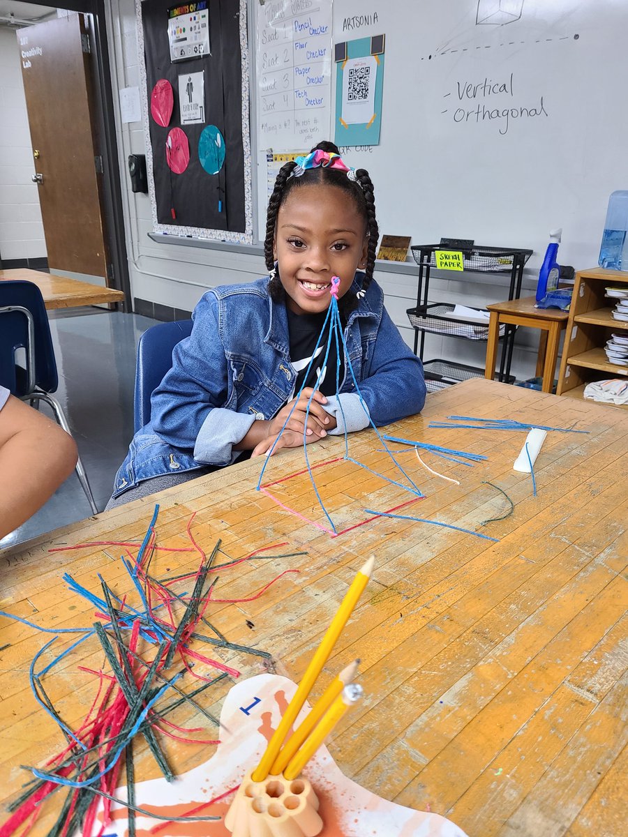 ArtRhta's tweet photo. 2nd and 3rd grade artists are creating in their exploration stations. Learners were challenged to create 3D forms with wikki stix while others are working collaboratively on our collage. https://t.co/1qCbzgwpnA