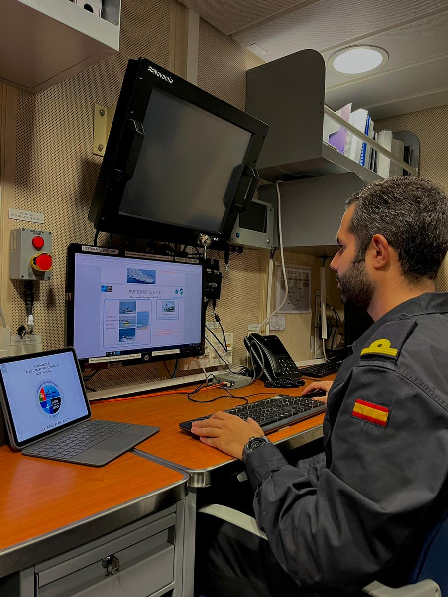 Armada_esp's tweet photo. El #P45Audaz continúa adiestrándose y preparándose para el ejercicio "Dynamic Messenger 22" #DYMS22 que tendrá lugar en septiembre, y en el que el buque integrará hasta 4 vehículos no tripulados.
#SomosLaArmada🇪🇦⚓ https://t.co/9rBYTbhiJh