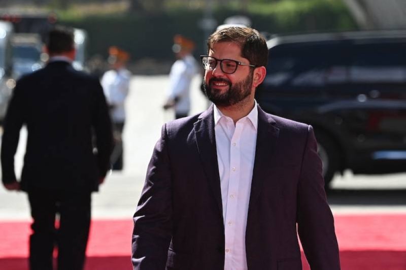 JorgeCastro_SAO's tweet photo. Hay presidentes del montón como este señor que vemos acá, llegan a gobernar producto de una falta clara de líderes, y hay gobernantes como nuestro Presidente Nayib que desde el primer día de su gobierno demostró ser un líder para el pueblo, pero sobre todo amar y respetar a Dios https://t.co/LDoKATPovb
