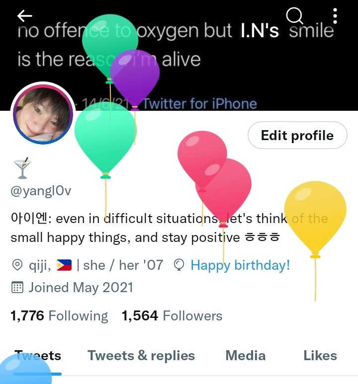 yangl0v's tweet photo. balloons! https://t.co/6O1QclQgir