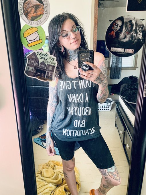 I&rsquo;ve got something you can suck if you ain&rsquo;t selfish 😘  https://t.co/roWQMOXeSQ $krakengirl666 https://t<a href="/tag/apclips"class="tags"><span>#apclips</span></a>