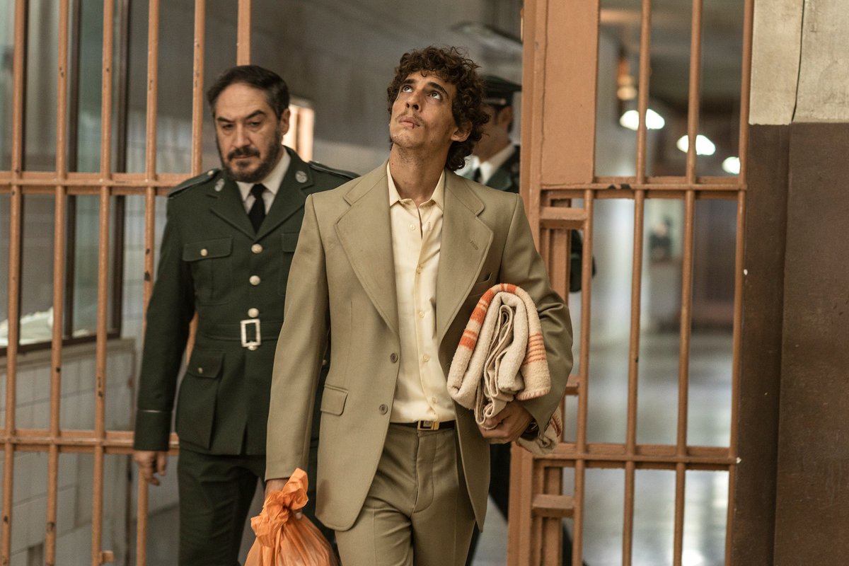 Modelo77's tweet photo. A Manuel le han aplicado una pena desproporcionada. Y si pronto no le proveen un juicio justo, está dispuesto a hacer tambalear los cimientos de la Modelo junto a sus compañeros 🔥

Miguel Herrán protagoniza #Modelo77, dirigida por Alberto Rodríguez. 23 de septiembre en cines 🎞️ https://t.co/1ln68OsF5M