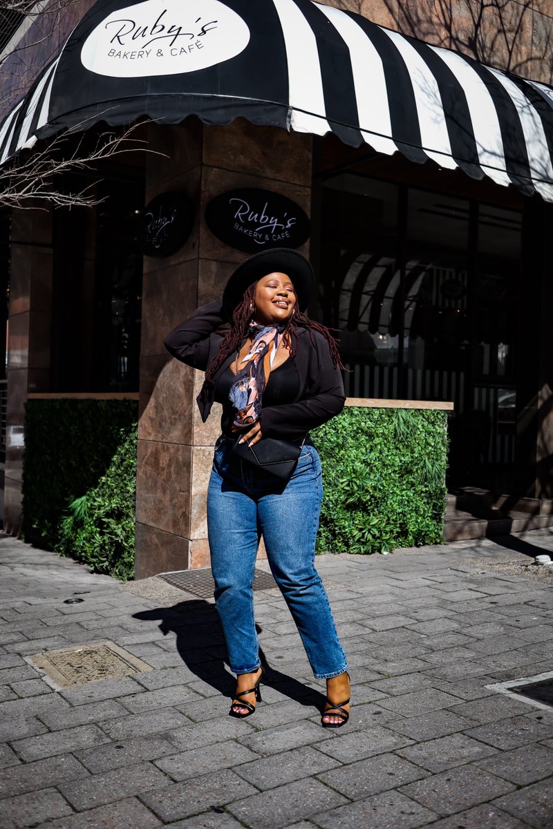 CallitSpring_SA's tweet photo. Our girl Sine in KELLI heel and Qweenbee Bag 🥰 Peep the close ups and shop now: https://t.co/uDH0OPcVdV via @cnehshuga
#CallitSpring #CallitSustainable #GenerationSpring https://t.co/hmsxxBvHDr