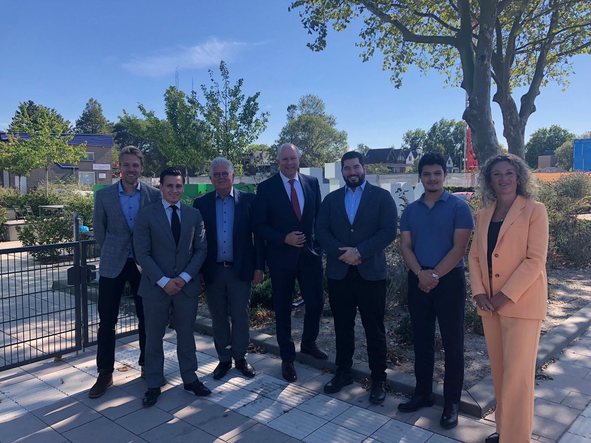 WorldHortiCentr's tweet photo. World Horti Center goes international! Later this month a new location is about to open in Kurdistan, Iraq. That's why Rawas Ibrahim brought our location in Naaldwijk a visit to inform participants on the developments and possibilities in the region. Thanks Rawas! 😃🙌 https://t.co/okSXVqc3zQ