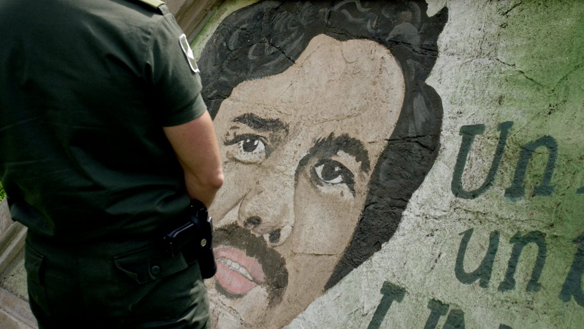 NetflixFR's tweet photo. 5 ans aujourd’hui que la série Narcos s’est terminée… https://t.co/2Nm6i6SAUZ