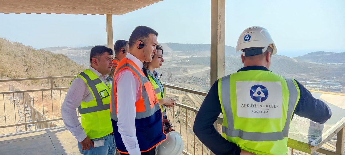 GulnarKaymakam's tweet photo. Sayın Kaymakamız Musa AYYILDIZ  İlçemiz Büyükeceli Mahallesinde yapımı devam eden  Akkuyu Nükleer Güç Santrali inşaatı hakkında bilgi aldı ve inşaat sahasında incelemelerde bulundu. https://t.co/mEjNKo739A