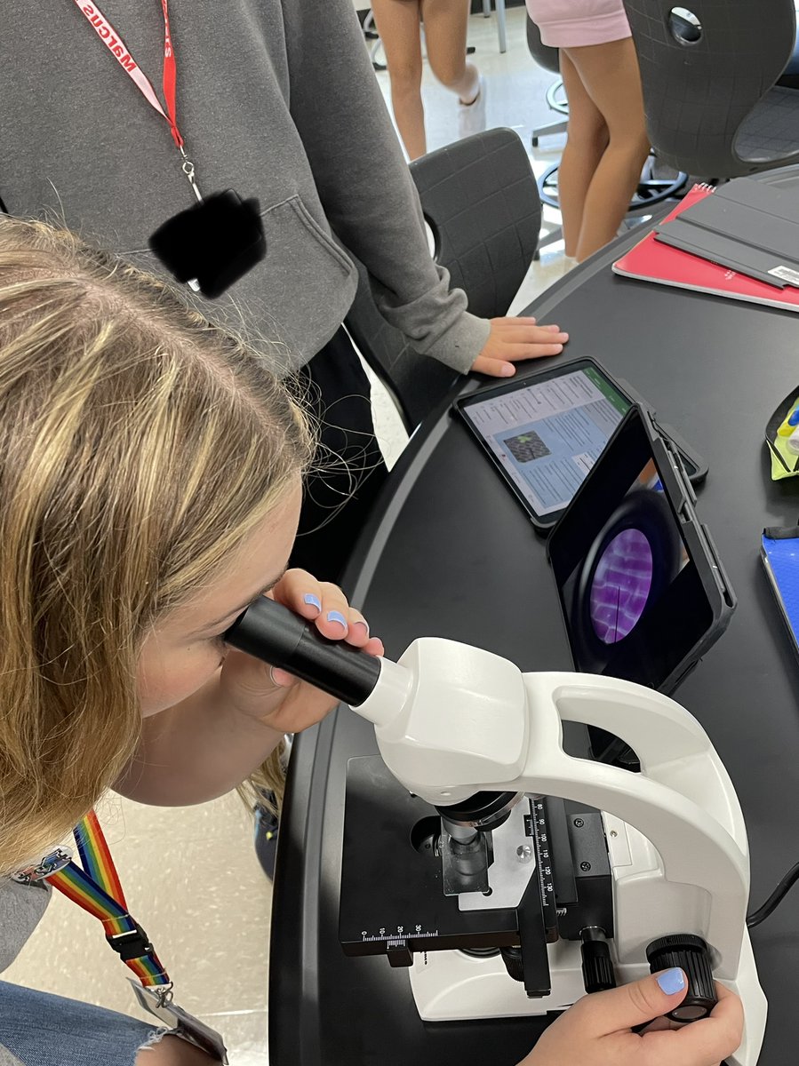 MarcusMrsD's tweet photo. The students demonstrated the effect of salt water on the plant cells by applying the principles of cellular transport. Great job with their skills of mounting the samples and investigating. @MHS9th https://t.co/NNtt5778ni