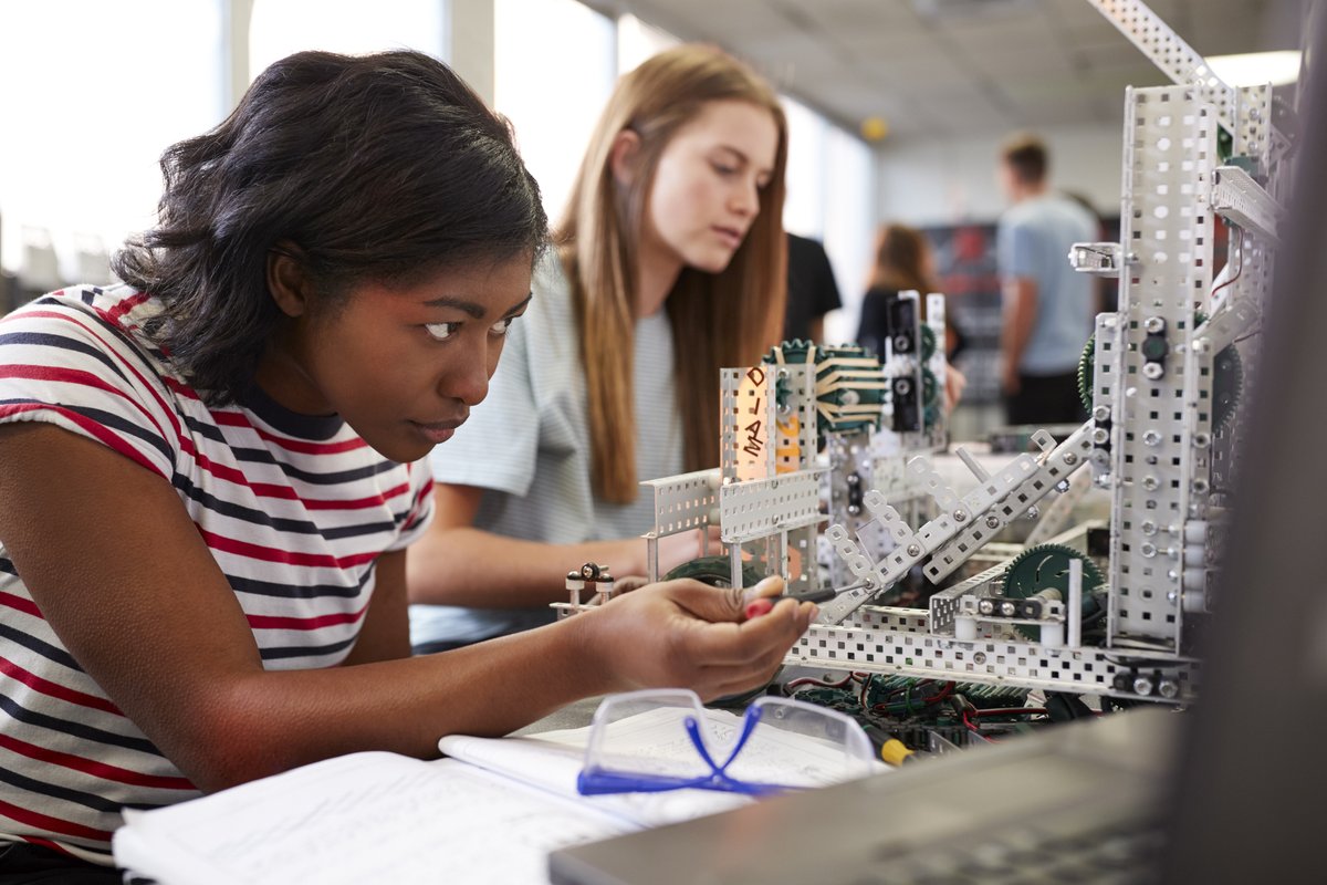 OhioHigherEd's tweet photo. The proposal submission window for a new round of #ChooseOhioFirst funding is open! Thanks to @GovMikeDeWine and @LtGovHusted for continued support of this scholarship program for #Ohio #STEM students. Proposals accepted thru Oct. 11. Learn more here - https://t.co/V3h7VIxzYG https://t.co/66xAC2gfm7