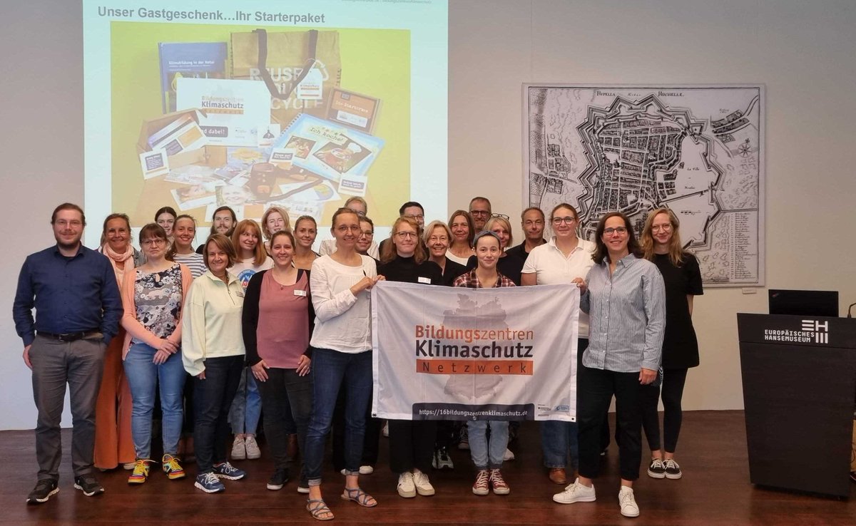 FSternfeld's tweet photo. Freue mich sehr, dass heute der Auftaktworkshop zum Projekt #BildungKlimaplus56 stattgefunden hat und wir nun eines der assoziierten Zentren sind! Das Netzwerk möchte die Anzahl der Klimabildungsangebote erhöhen und qualitativ weiterentwickeln. 💚 #EHMforfuture #museumsforfuture https://t.co/pFoW0qWOpP