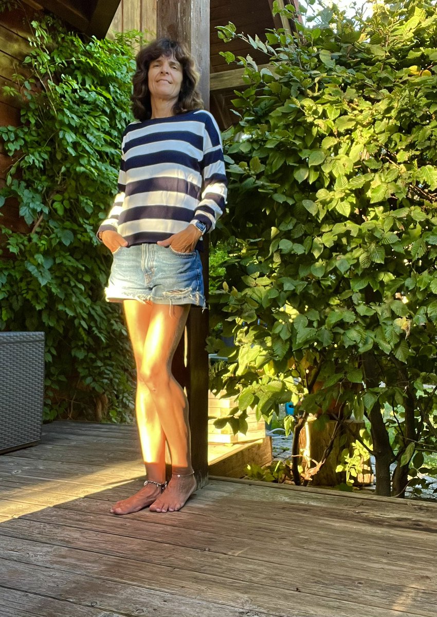 Verrücktes Licht heute Abend. Macht goldene Beine. 😂