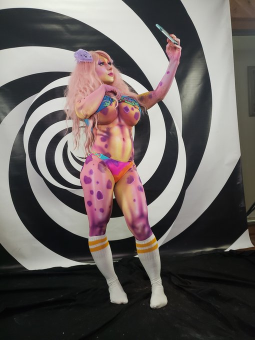 Morning Behind the Scenes of amazing Kawaii Under boobs https://t.co/ppYHiKOr6p<a href="/tag/bodypaint"class="tags"><span>#bodypaint</span></a><a href="/tag/monstergirl"class="tags"><span>#monstergirl</span></a>