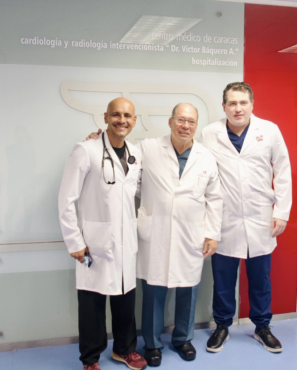 Reconocemos el trabajo invaluable que se lleva a cabo en el #CMC . Hoy destacamos la labor de nuestro equipo de cardiología que encabezó el procedimiento para tratar  la insuficiencia tricuspídea.

¡Gracias por aportar al avance científico y tecnológico! 

#Tricvalve #Cardiología