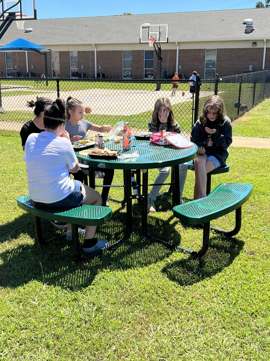 Jessica Roberts tweet media