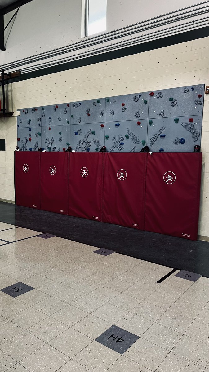 coachmac5267's tweet photo. Thank you to our amazing Kendall PTO for the new rock wall and fresh paint job! The gym looks amazing! #kendallptorocks @KendallElemPTO @KendallElem @BoerneISD @LeechStan https://t.co/Yk0R8Y3lt6