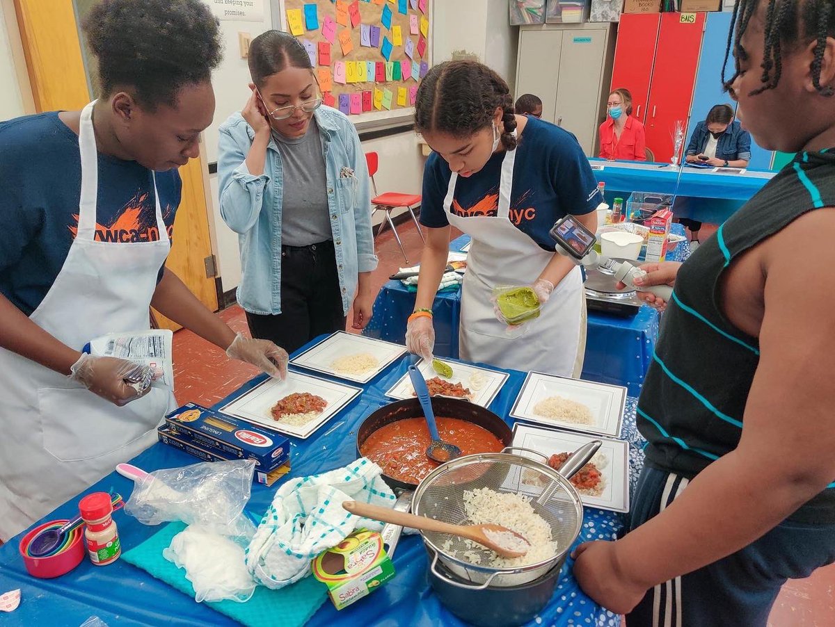 Earlier in August, we held our "YW Master Chef Junior" Competition for our Brooklyn Collaborative Studies middle school students! While creating yummy appetizers, meals, and signature drinks, students were also able to compete to be "master chef". Thank you to all involved!