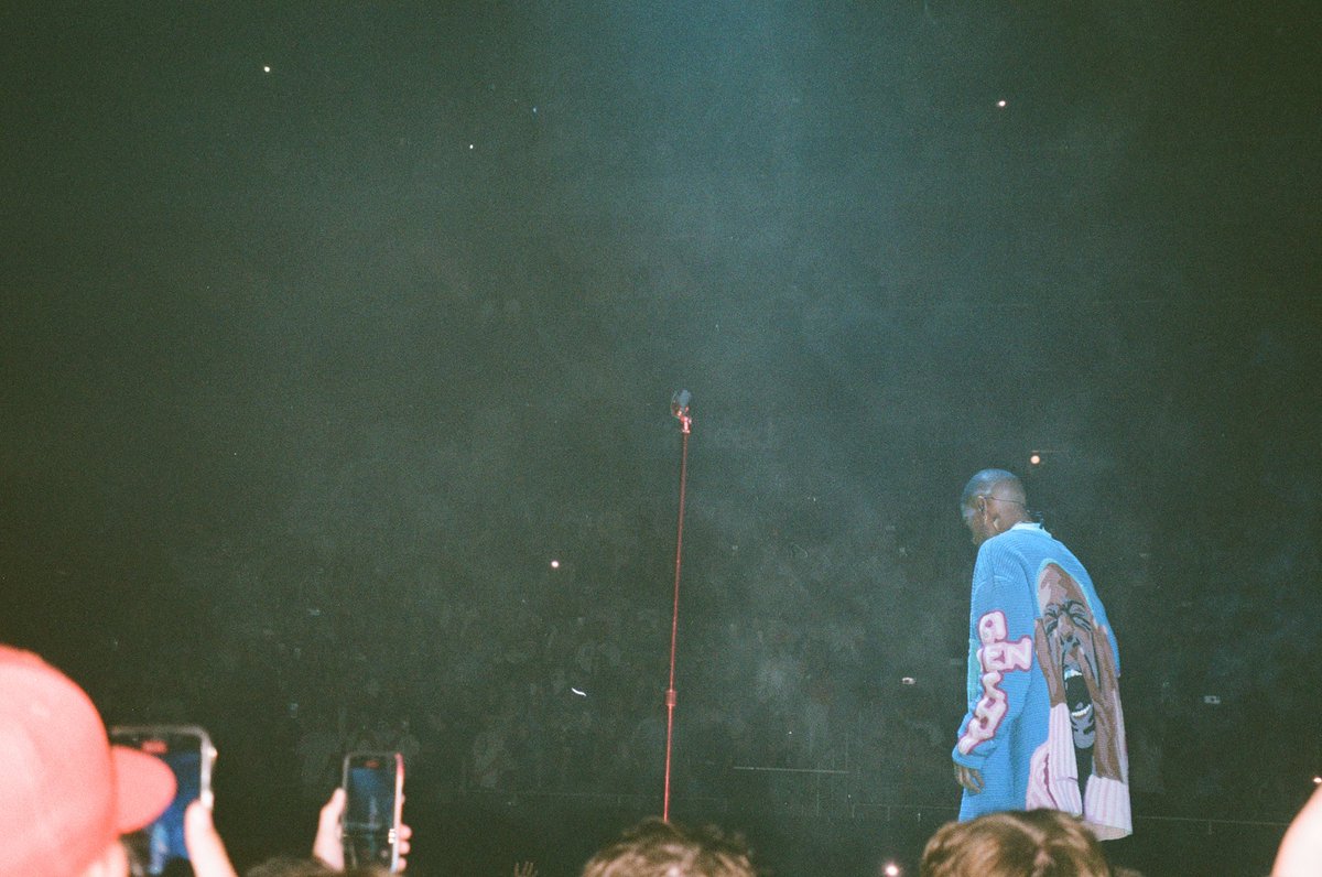 OmarJmoose's tweet photo. . @KiDCuDi at Austin, TX on Film📸

#ToTheMoonTour https://t.co/zWYLKxNqrE