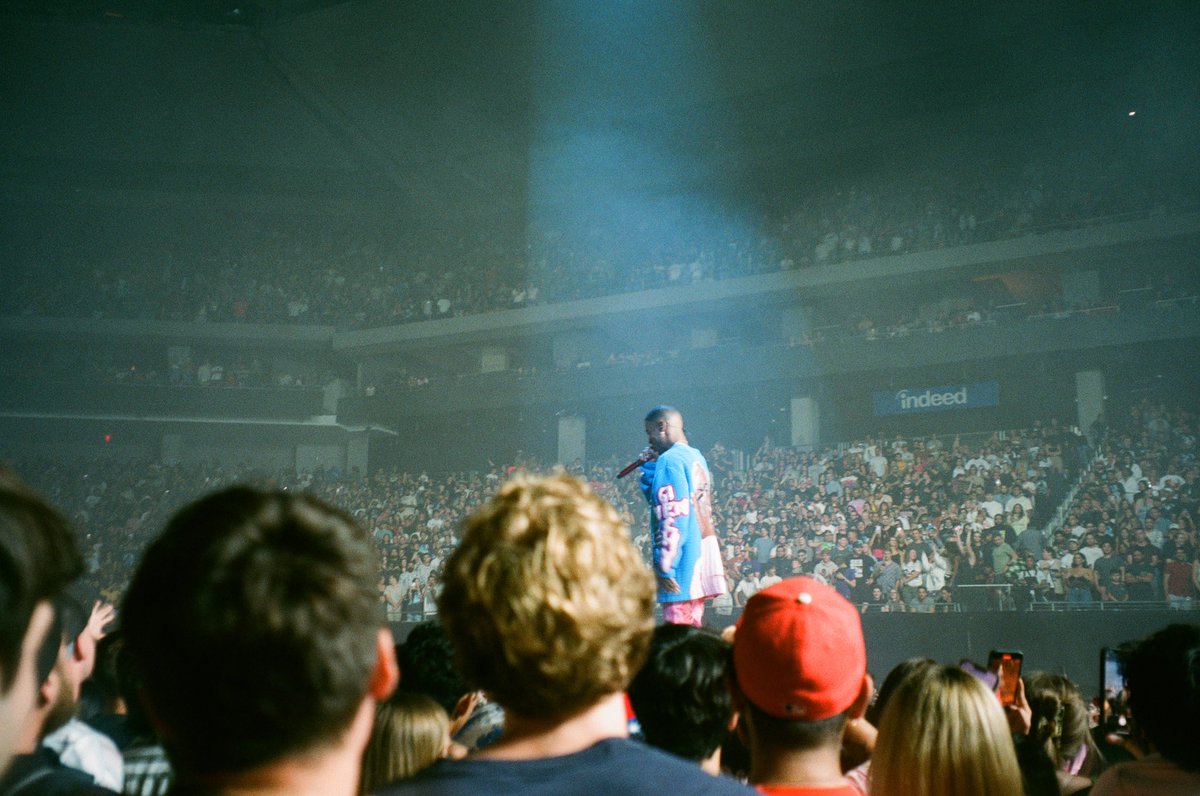 OmarJmoose's tweet photo. . @KiDCuDi at Austin, TX on Film📸

#ToTheMoonTour https://t.co/zWYLKxNqrE