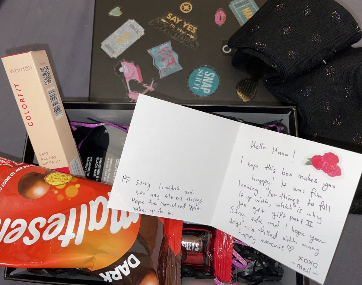 hanabelIe's tweet photo. the cutest gift ❤️😭 #KindboxProject @rainandmeow 

lagi satu box i kena minta someone tolong unbox for me 😂

Thank you so much my lucky one and @puteriarchy https://t.co/ODTSP18VZD
