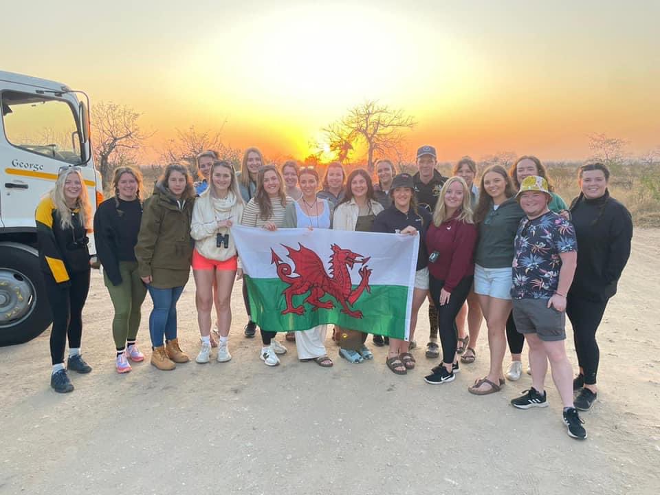 HeleddAngell's tweet photo. South Africa 🇿🇦 What a trip that was!! The best bunch of people and now friends for life! Trip of a lifetime 🐘 🦁 Bythgofiadwy 🤩 @MontgomeryYFC @cffibroddyfi @NFYFC https://t.co/zYd3TeBm5Q