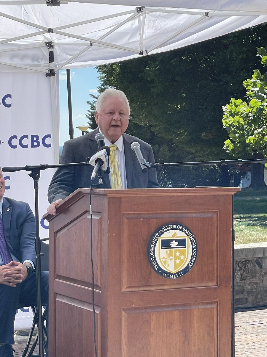 MarylandMEP's tweet photo. @RMIofMaryland President Mike Galiazzo celebrating the new manufacturing scholarship program @CCBCMD a true champion of Maryland Manufacturing! #makeitinmd #manufacturing https://t.co/La3yuNvhGf