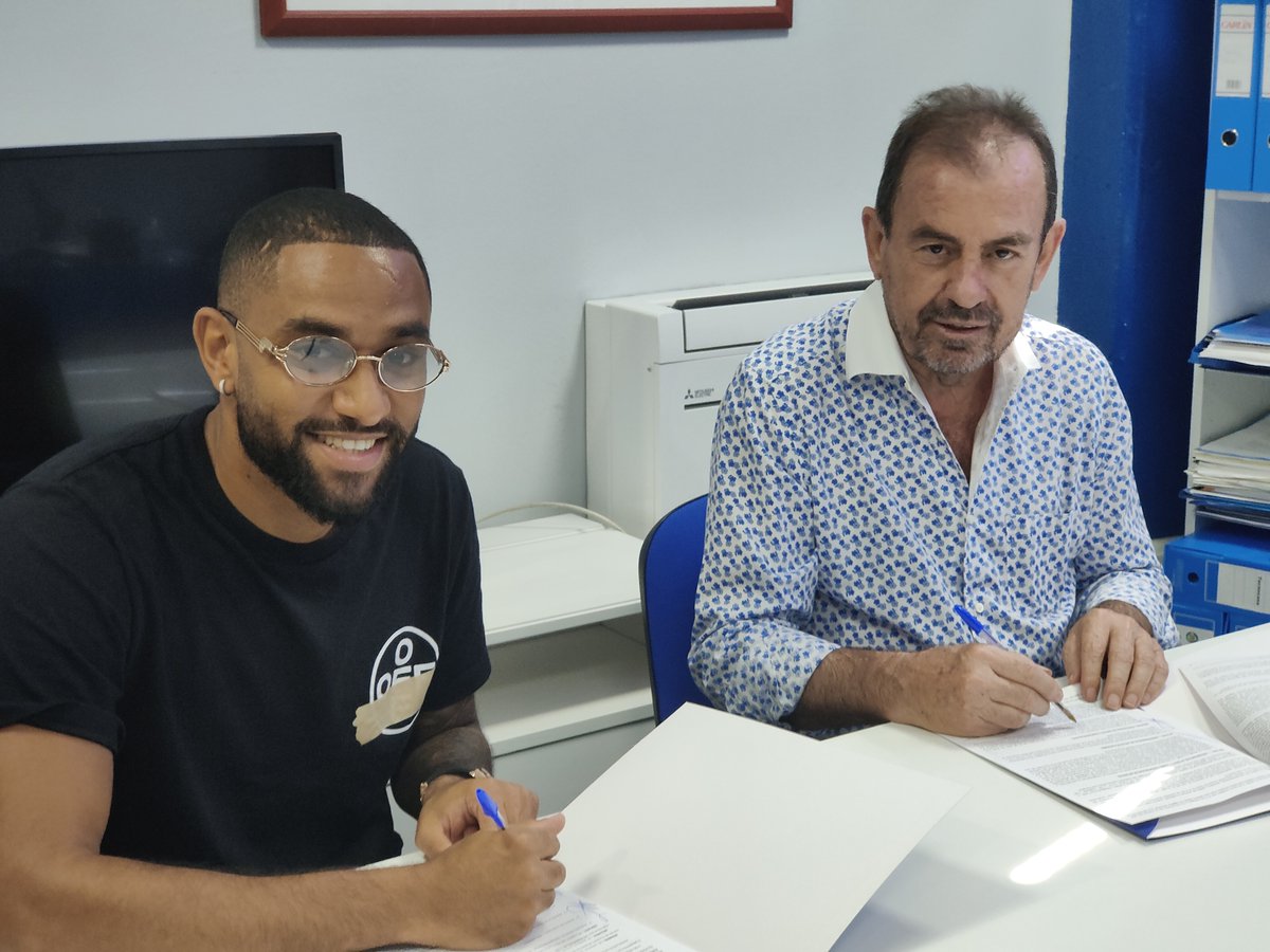 ✍✅

<a href="/JordanAmavi/">Jordan Amavi</a> 

#AmaviAzulon