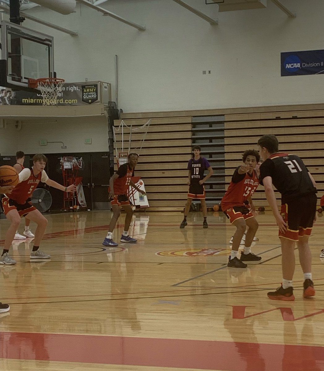 Grand Rapids Catholic Central Basketball tweet media