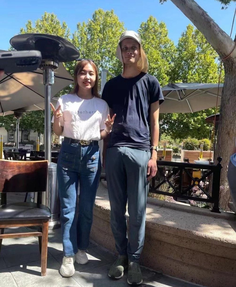 What does BigEye and Vitalik have in common?

We are both equipped with strong weapons.😎🔥

#NFTs #NFTCommmunity  #nftcollection #BigEyeRebellion #Vitalik