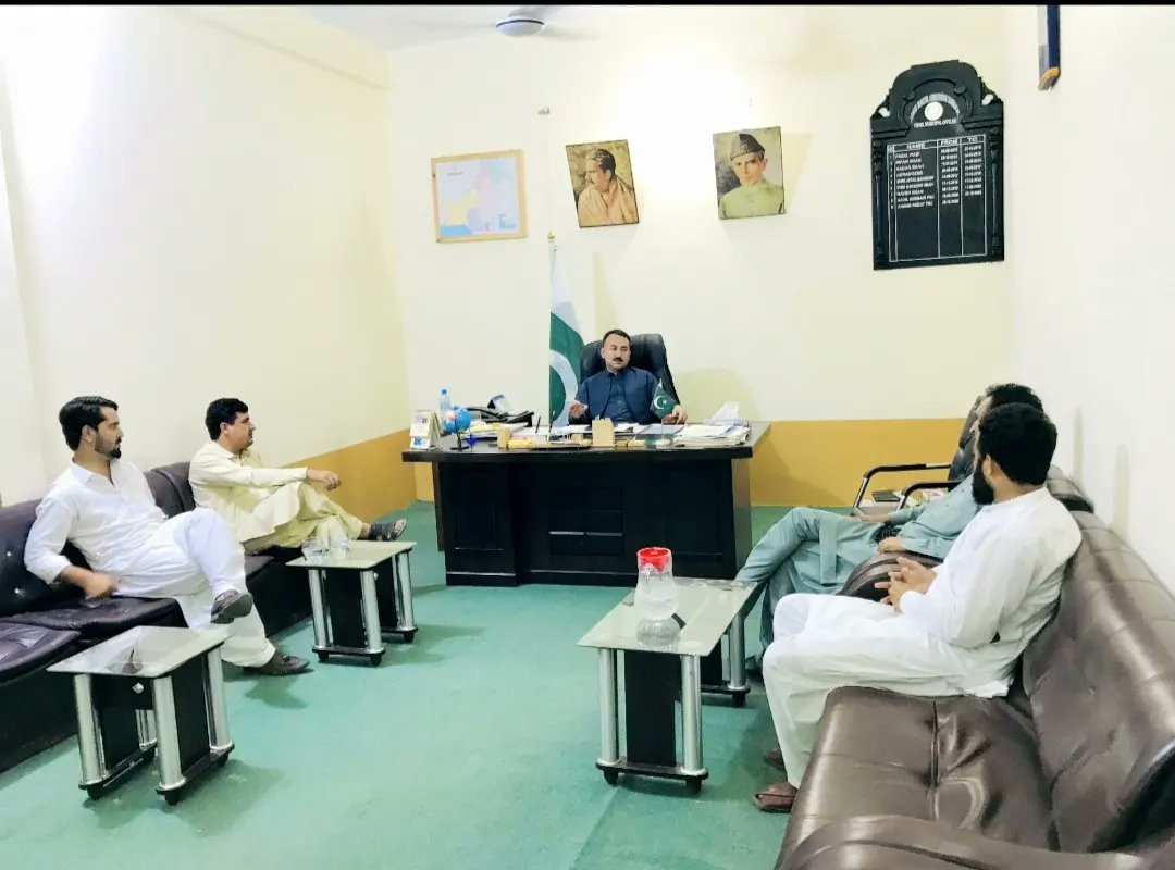 Brightvisionpk's tweet photo. #Meeting TMO (Tehsil municipal officer) #Swat
regarding #FloodRelief
#effected families by flood will be #helpout by #brightVisionOrganization https://t.co/sMYjhhAwBa