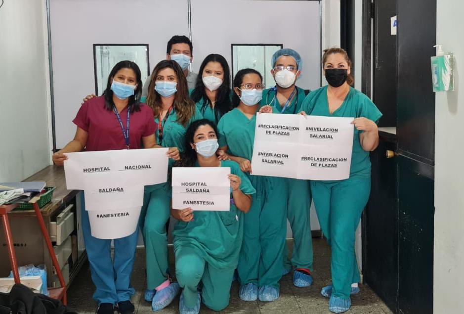ALAISAES's tweet photo. Sin importar el día, cubrimos el Sistema de salud 24/7 llueva truene y ante cualquier catástrofe y desastre natural estamos presentes. SIEMPRE 🫡💪🏻💉🌡🧬💊🩺 https://t.co/NQkhoTlPXZ