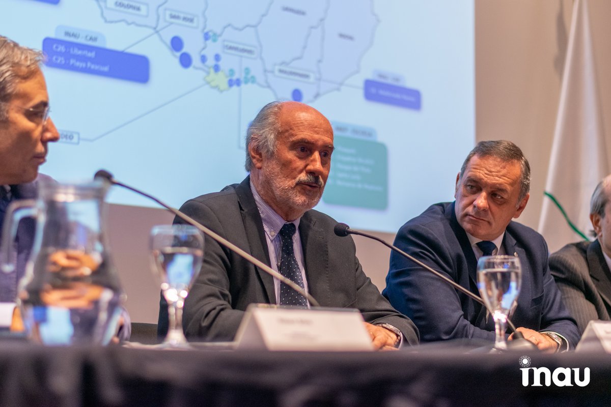 inau_oficial's tweet photo. 🔹"A través de la firma de estos convenios se hará una importante inversión de 42 millones de dólares en áreas especialmente sensibles, como lo son la educación y la atención a la primera infancia", remarcó @laloirazabal representante de @oppuruguay. https://t.co/EqugX8brgK