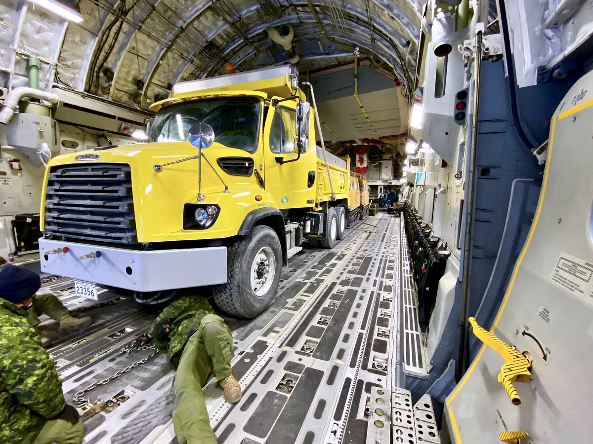 CJOC_COIC's tweet photo. Operation BOXTOP II/22 is underway and supplying Canadian Forces Station (CFS) Alert. CFS Alert is remote, and located on the northeast tip of Ellesmere Island, Nunavut, just 817 km from the North Pole.

Want to learn more about Op BOXTOP? 
https://t.co/9alj9sTm1j https://t.co/x9yqHxL3FW