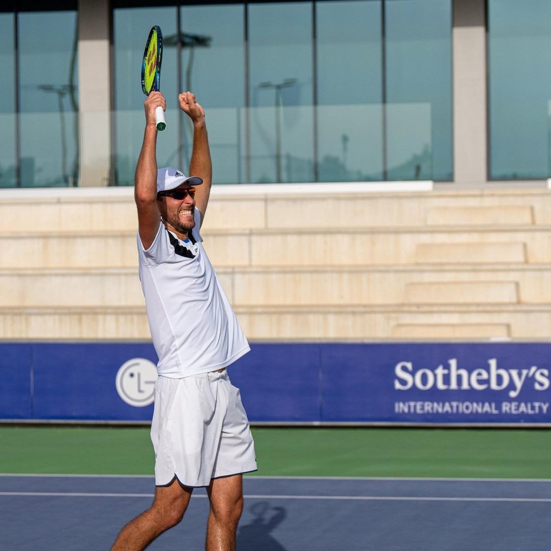 pzt_tenis's tweet photo. Jerzy Janowicz dostał dziką kartę do turnieju rozgrywanego w @rnadalacademy i na razie tę przepustkę wykorzystuje w znakomity sposób. Jest już w ćwierćfinale! Trzymamy mocno kciuki za kolejne zwycięstwa 🤩🍀
@PKN_ORLEN @TeamORLEN @GrupaLOTOS @emocjedopelna https://t.co/l7iuY3cUSr
