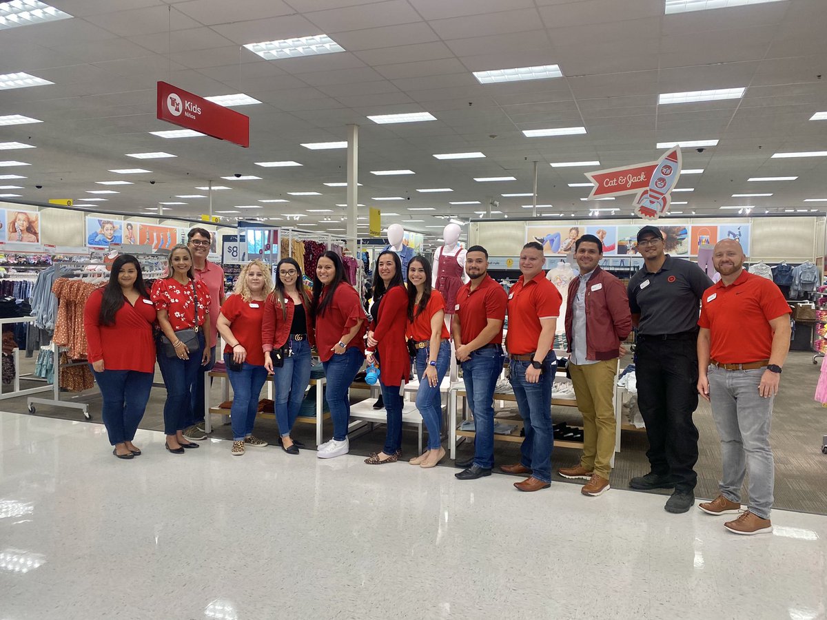 This week we had the pleasure of walking with Amanda Vela, Joe Contrucci and Mark Schindele at T2237. We had a blast sharing our wins as a team and truly enjoyed sharing our commitment to Target’s values and our vision for culture. Thank you for visiting d305! 🎯