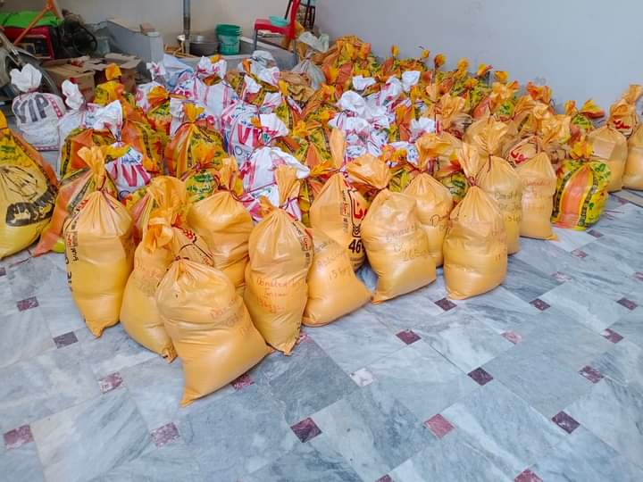 OfficialSachal's tweet photo. My little cousin Abdul Wajid has distributed Rashan among 200 families rain affected families in Sukkur,Sindh.
We are trying to facilitate our people.
#SindhNeedsDisasterRelief 
#Sukkur #RainAffected https://t.co/pRwYvV33yI