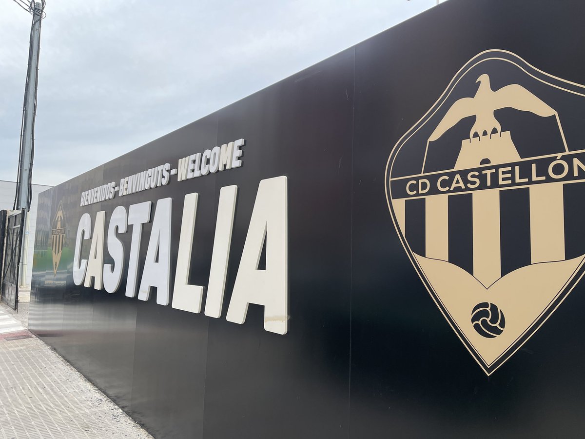 RafaelEscrig's tweet photo. Hoy he ido a Castalia a conocer de primera mano el proyecto de futuro del CD Castellón.

Impresiona. Sobrecoge. Jamás había oído hablar en esos términos sobre mi club. Tenemos la responsabilidad de acompañarle en un camino que nunca esperaba que íbamos a recorrer. Por fin. 🤍🖤 https://t.co/7ccsEdmFB2