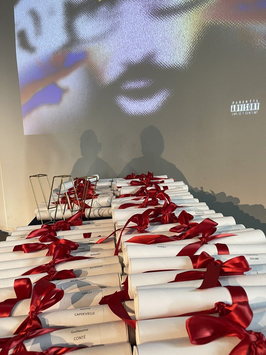 Remise des diplômes des W4@à la @labellevilloise ce soir. <a href="/EcoleW_Alumni/">École W Alumni</a> les meilleurs créatifs !