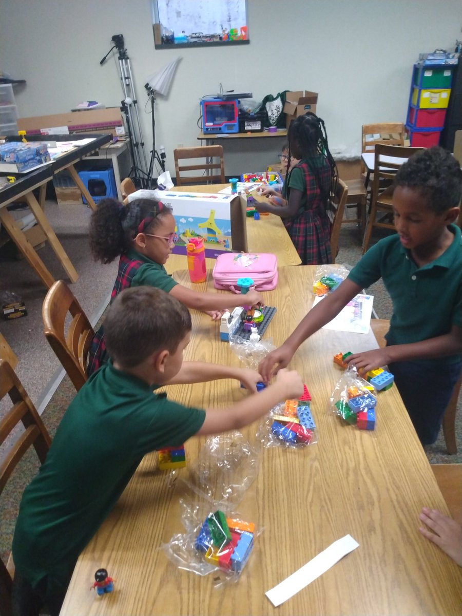 MrPrim4's tweet photo. First graders from @stpatrickkc enjoy @firstlegoleague . What a great season. https://t.co/3iBBCyIFag