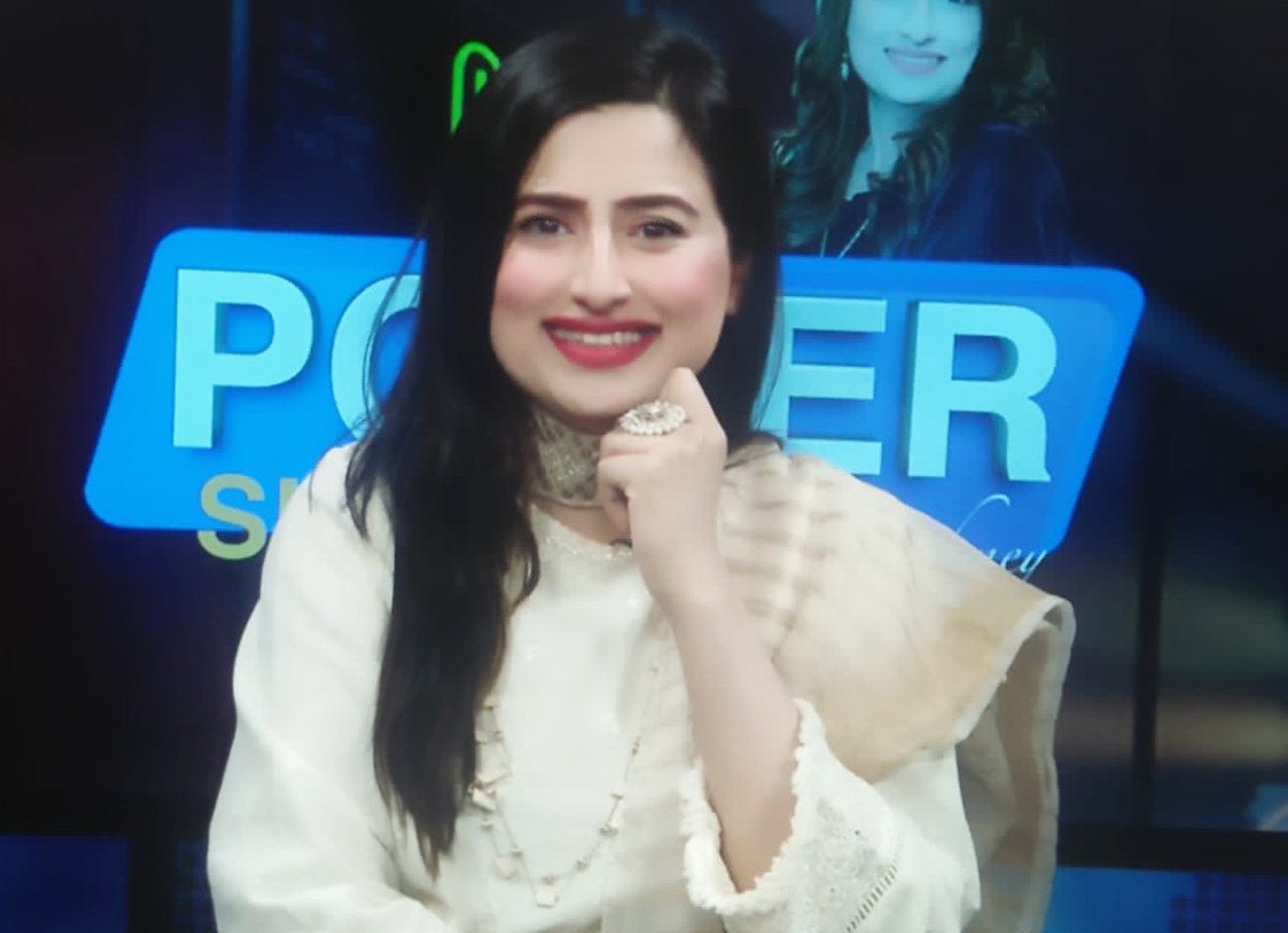 MaleehaHashmey's tweet photo. #HayeAllah  Theme DP !! 😂🤣

#NewProfiIePic 

#امپورٹڈ_حکومت_نامنظور
#Pakistan Zindabad !! 🇵🇰 https://t.co/Z0L109vgh8