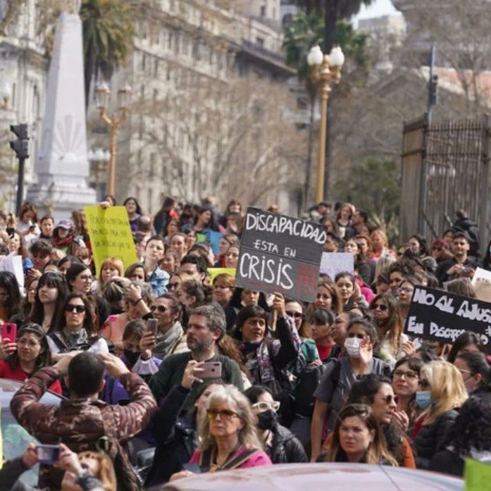 RMIDREDMUNDIAL's tweet photo. La Discapacidad en estado de emergencia.

La RMID Red Mundial Inclusiva a la Discapacidad 
La Ley 24.901 las personas con discapacidad tienen derecho a recibir prestaciones para garantizar su bienestar y su inclusión. Las obras sociales y prepagas deben cubrir esas prestaciones. https://t.co/8yyTa8QOT6